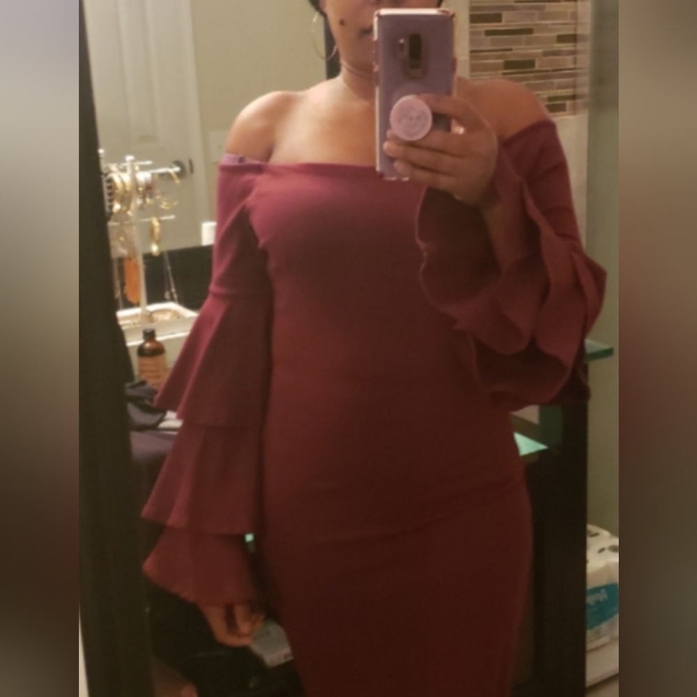 Gianni Bini Burgundy Long Sleeve Dress